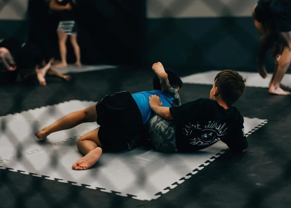Group photo on the mats